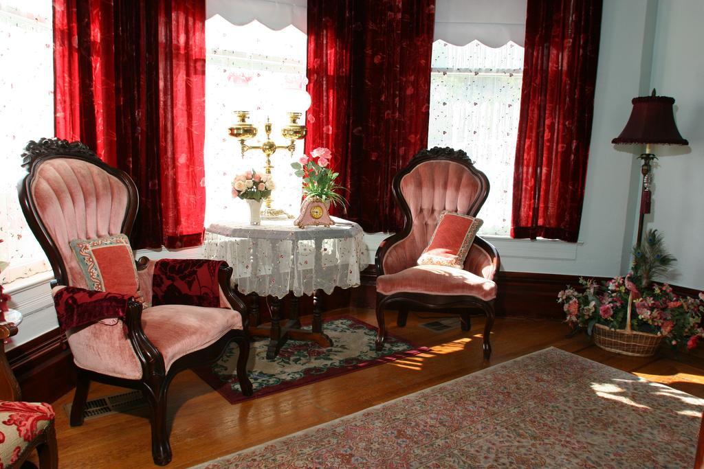 לינה וארוחת בוקר אובורן Power'S Mansion מראה חיצוני תמונה